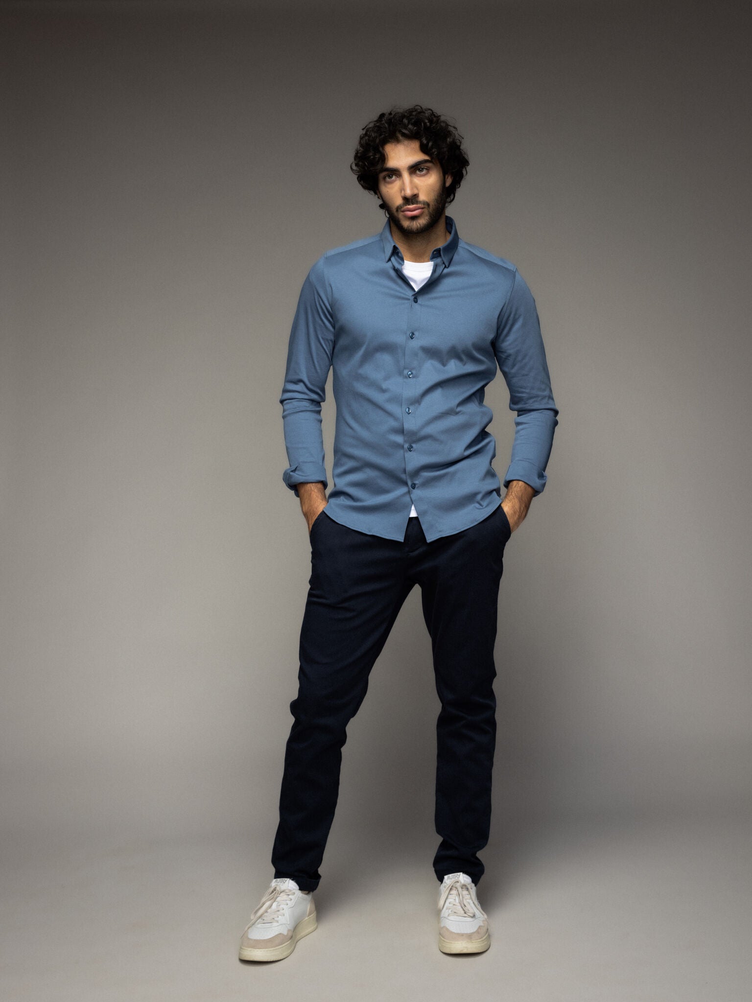 Modelshot / Navy / Detail